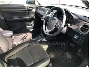 Toyota Axio Ex Hybrid Silver 2022