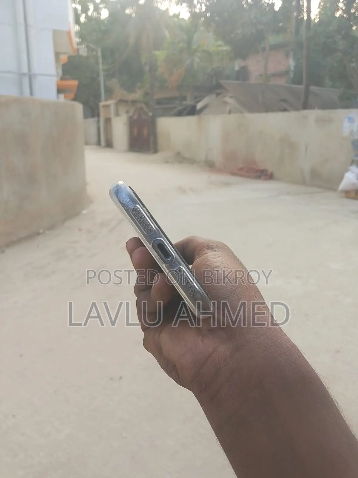 Apple iPhone 11 (Used)