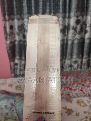For Sale: English Willow Cricket Bat