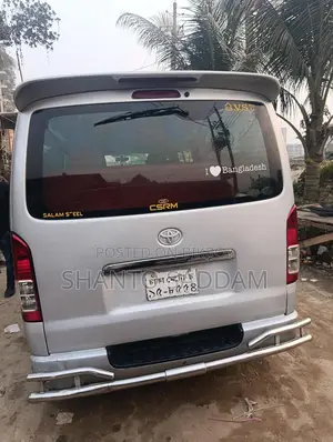 Toyota Hiace 2010
