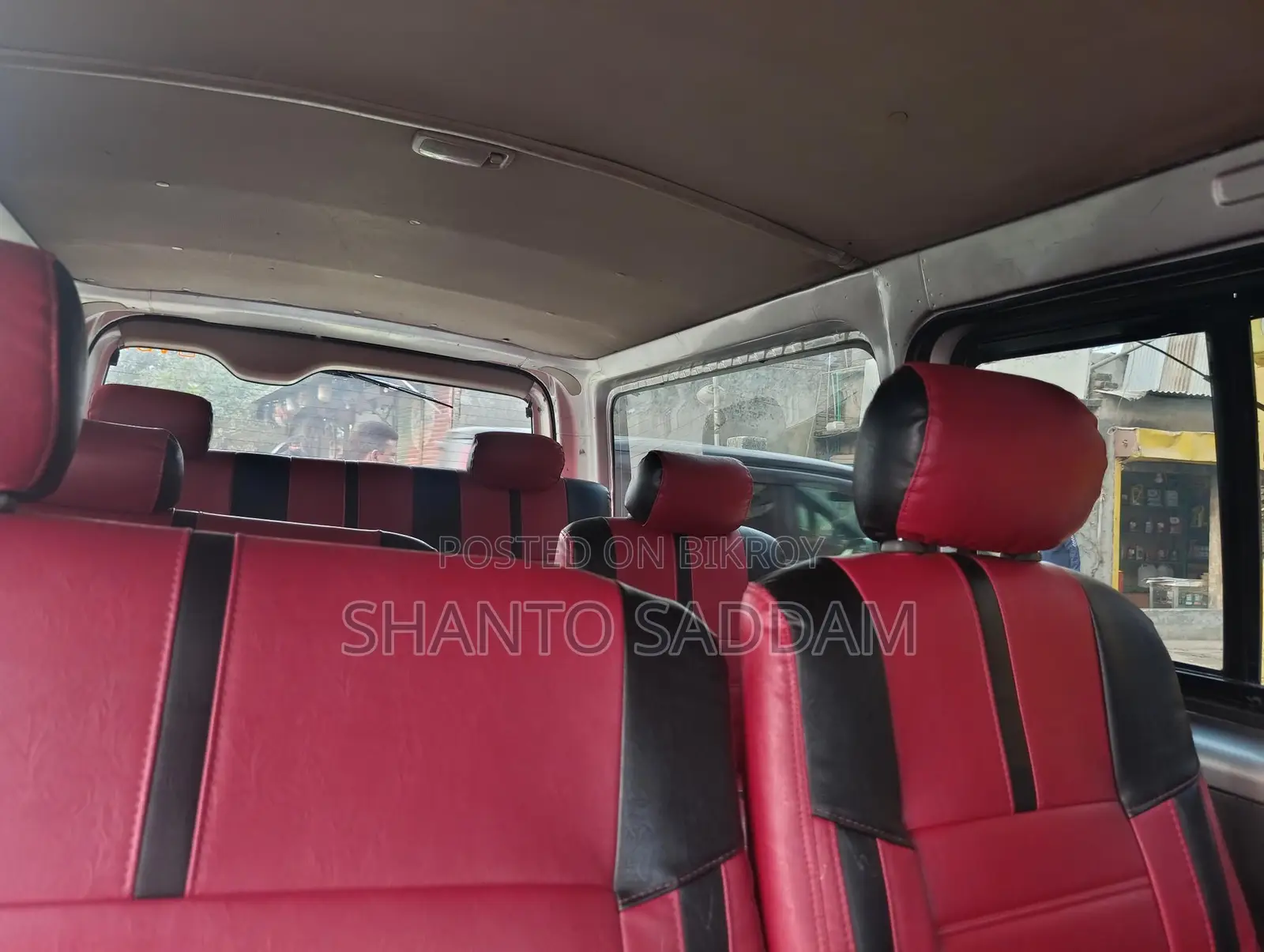 Toyota Hiace 2010