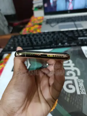 Apple iPhone XS (Used)