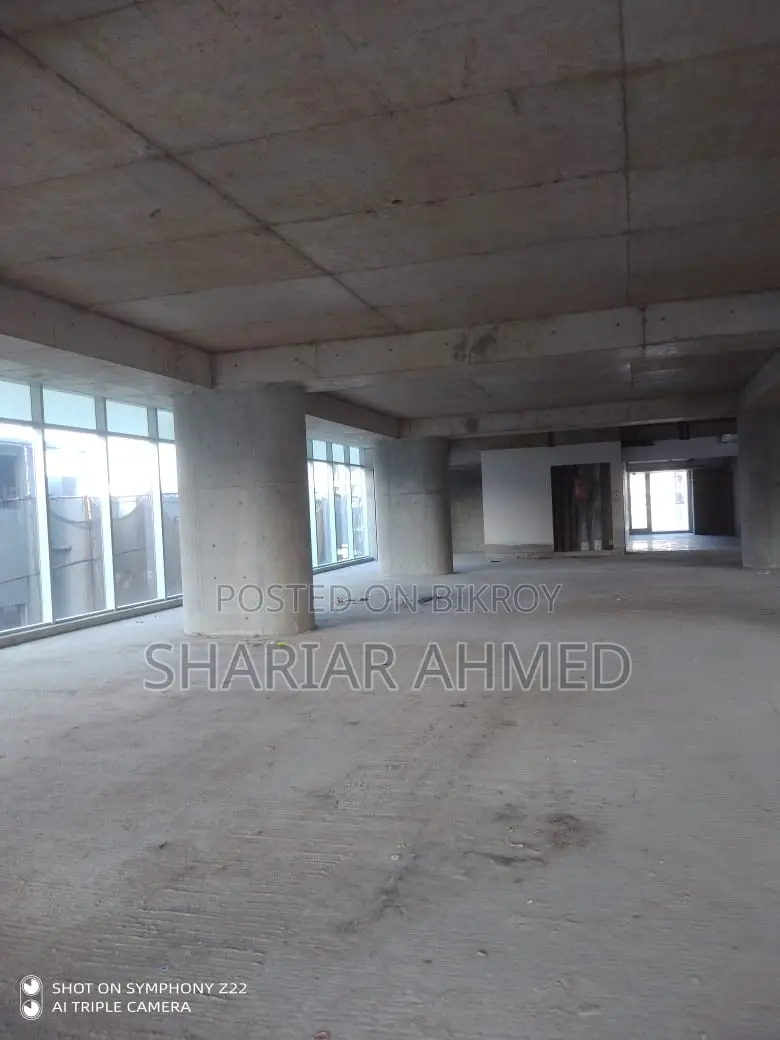 Luxurious Premium Quality 10500 SqFt Commercial Space Rent Gulshan Avenue