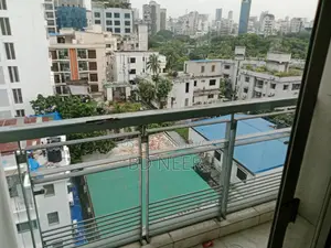 good unfurnish 3 Bed room apt available in banani