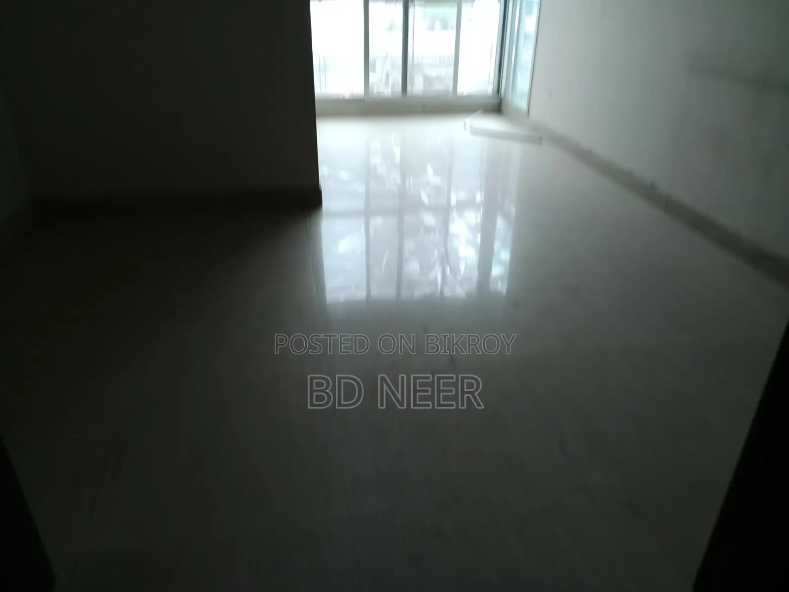 বনানীতে ৩ বেডরুমের ভালো আনফার্নিশড অ্যাপার্টমেন্ট ভাড়ার জন্য উপলব্ধ
