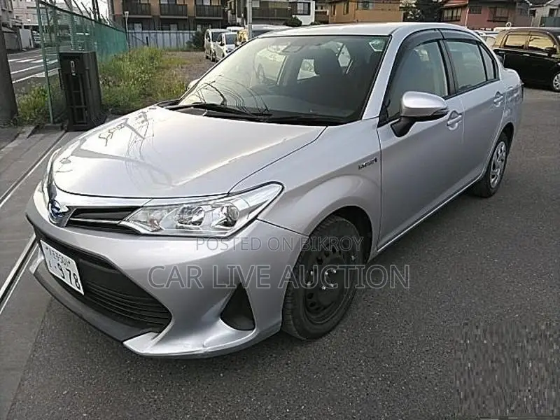 Toyota Axio HYBRID EX 2020