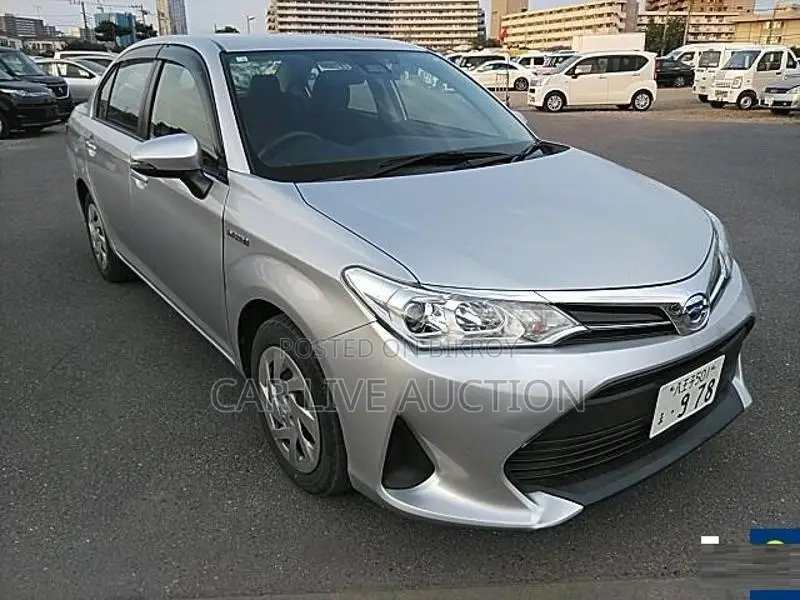 Toyota Axio HYBRID EX 2020