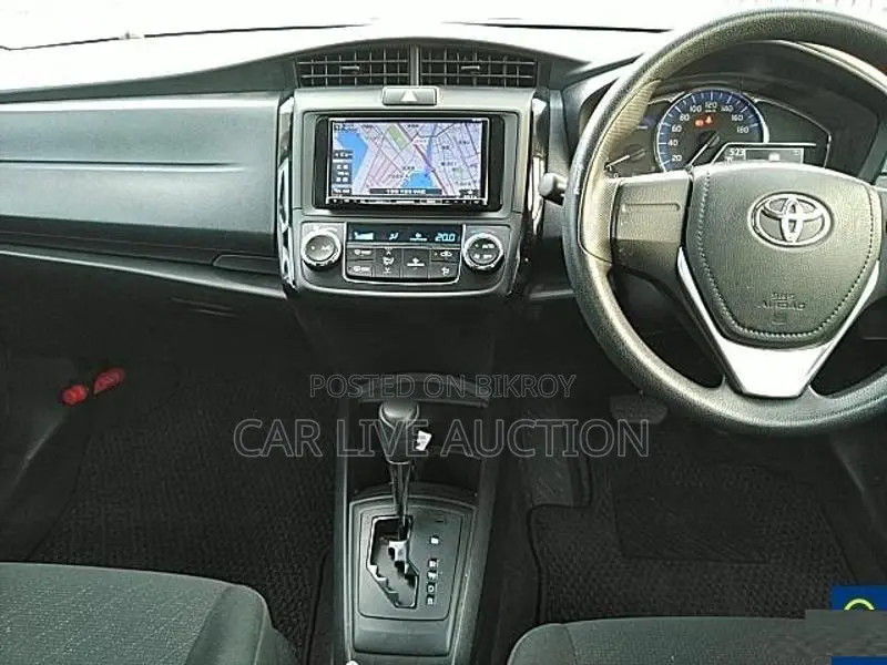 Toyota Axio HYBRID EX 2020