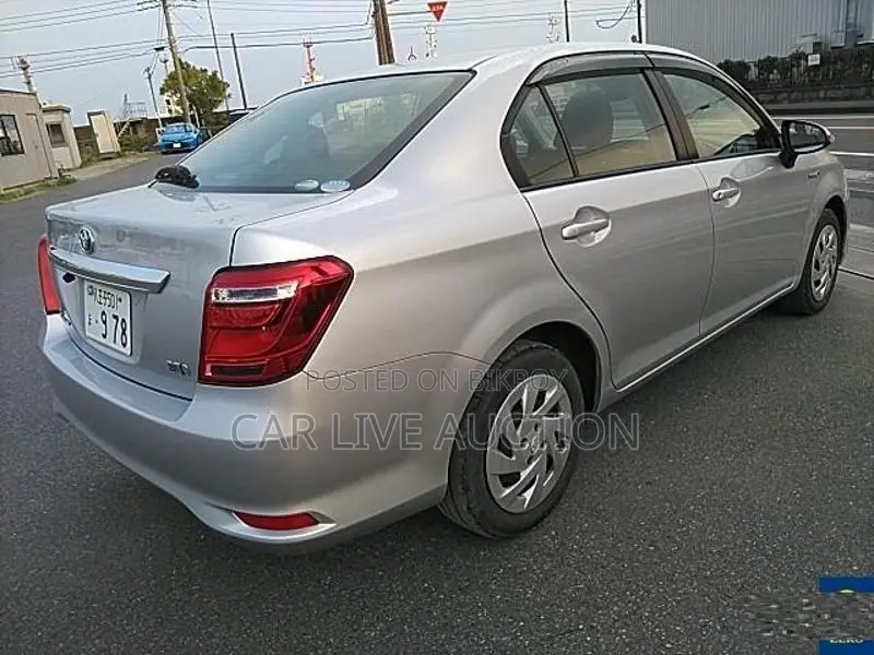 Toyota Axio HYBRID EX 2020