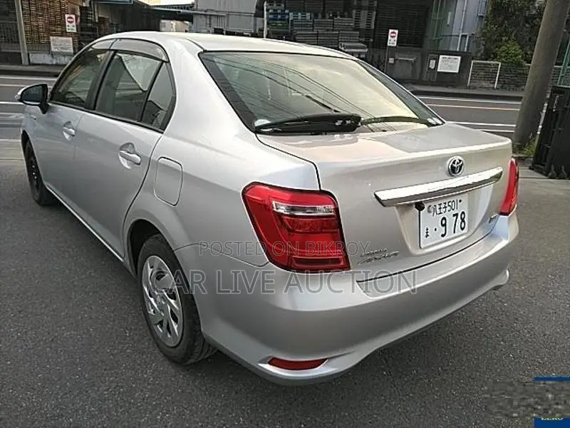 Toyota Axio HYBRID EX 2020