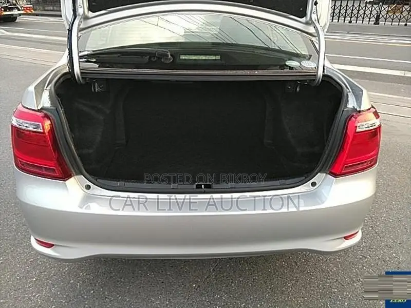 Toyota Axio HYBRID EX 2020