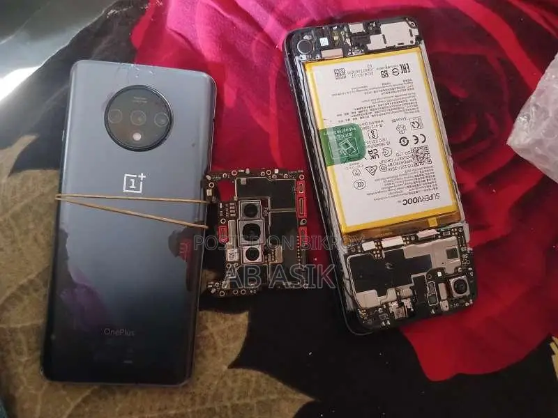 OnePlus 7T (Used)