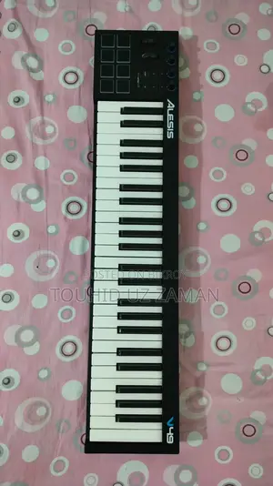 Alesis V49 Midi Keyboard + Roland Stand Sustain Pedel