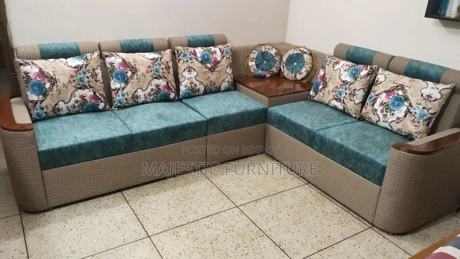 SOFA SEGUN. M # 571