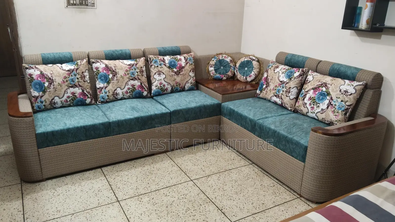 SOFA SEGUN. M # 571