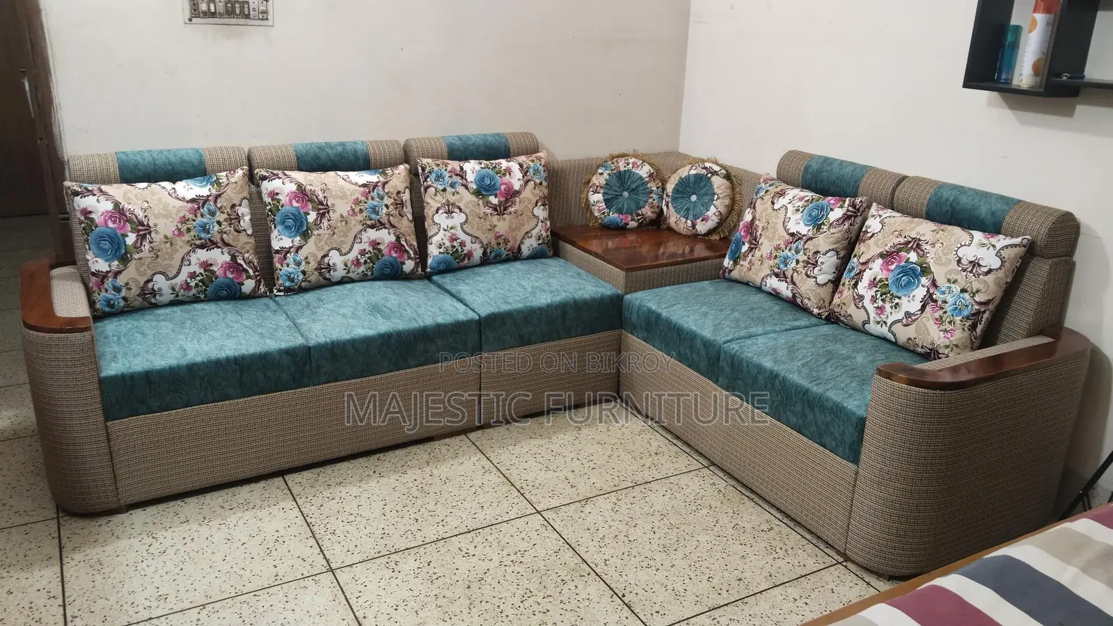 SOFA SEGUN. M # 571