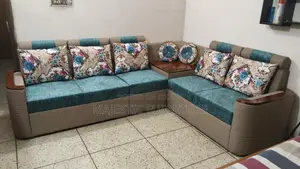 SOFA SEGUN. M # 571