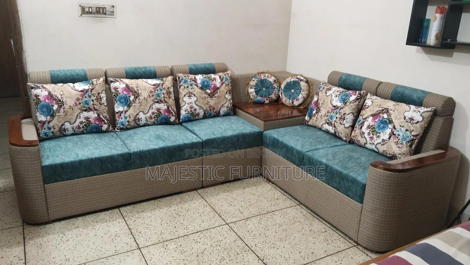 SOFA SEGUN. M # 571