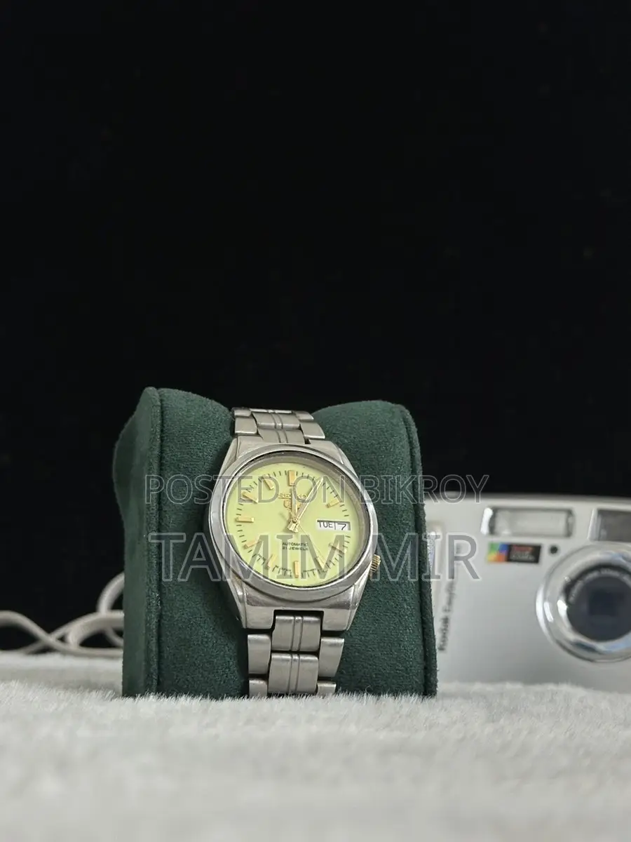 Analogue Watch for sale