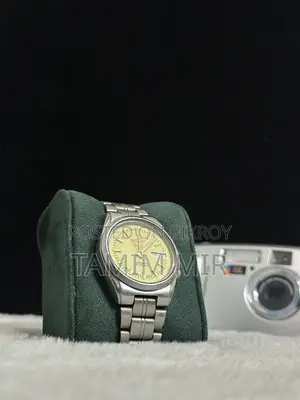 Analogue Watch for sale