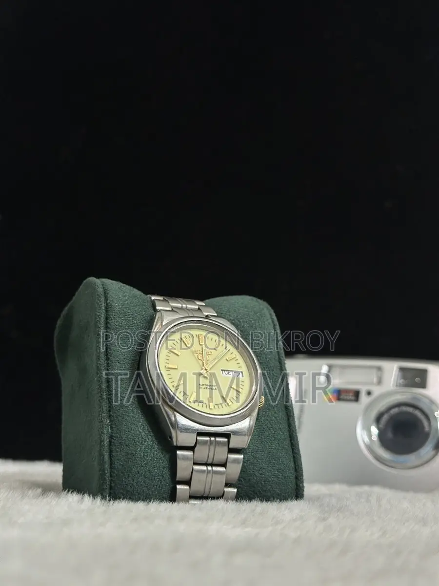 Analogue Watch for sale