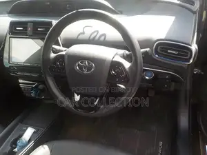 Toyota Prius S TTS Hyb Mica Blue 2021