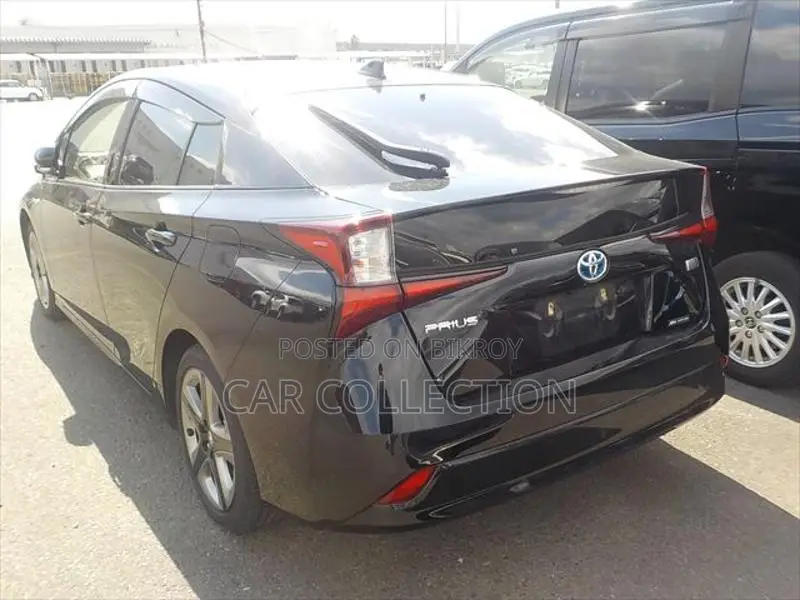 Toyota Prius S TTS Hyb Mica Blue 2021