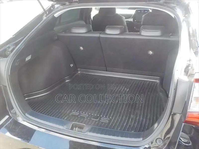 Toyota Prius S TTS Hyb Mica Blue 2021