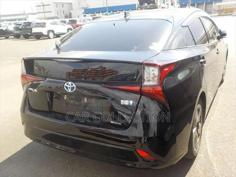 Toyota Prius S TTS Hyb Mica Blue 2021
