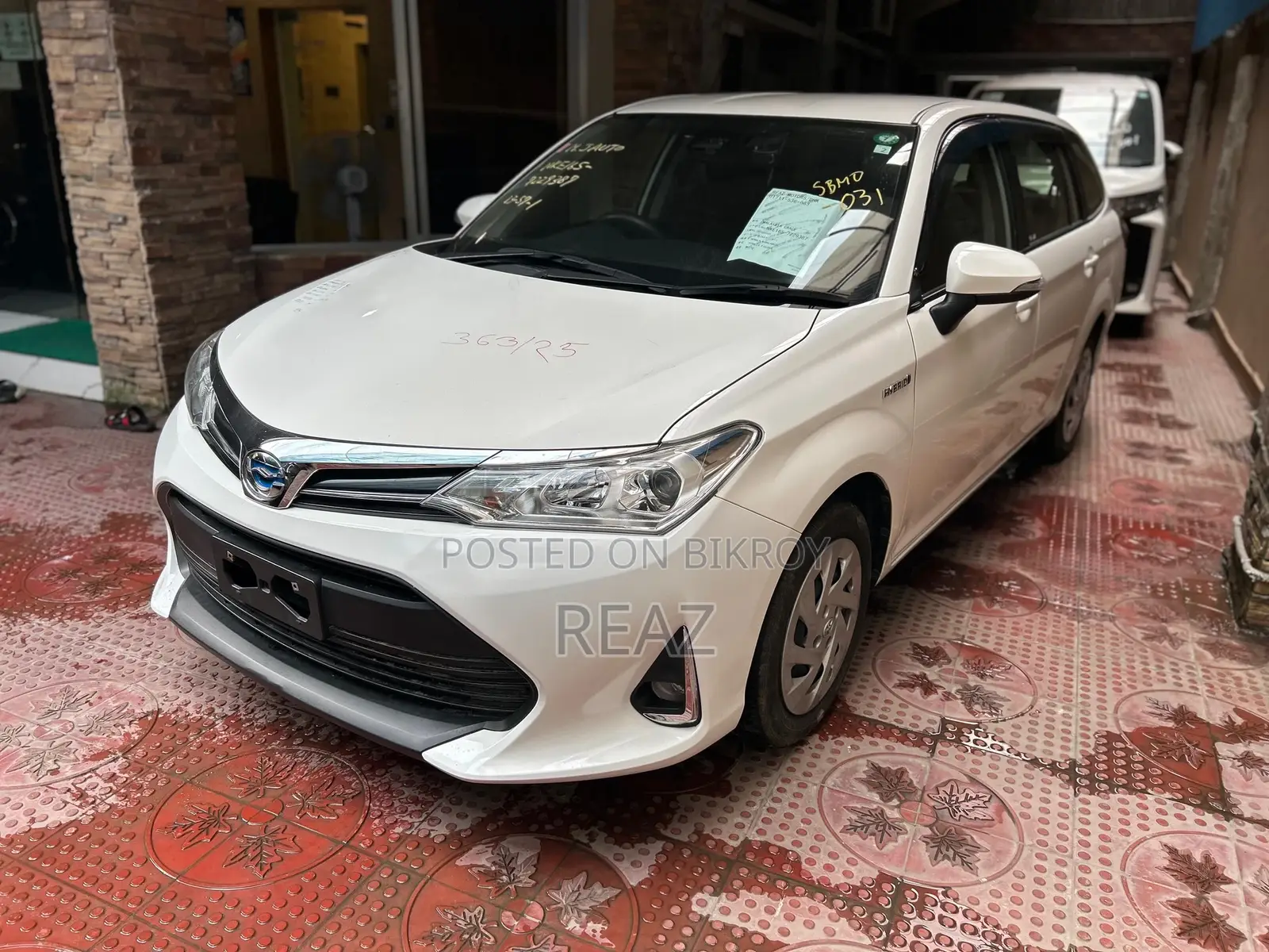 Toyota Fielder EX PKG সাদা / ২০২০