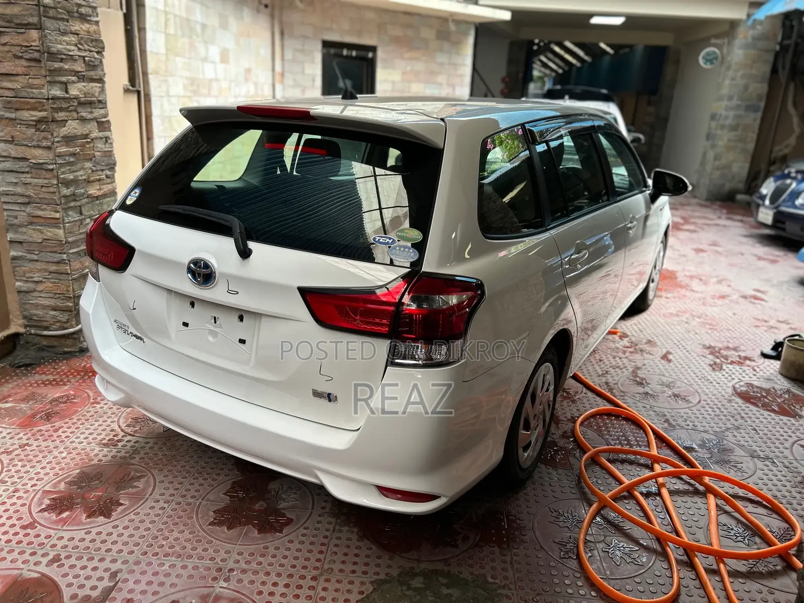 Toyota Fielder EX PKG সাদা / ২০২০
