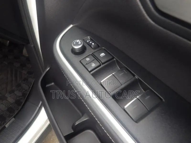 Toyota Noah S-Z, GRADE: 4.5 2022