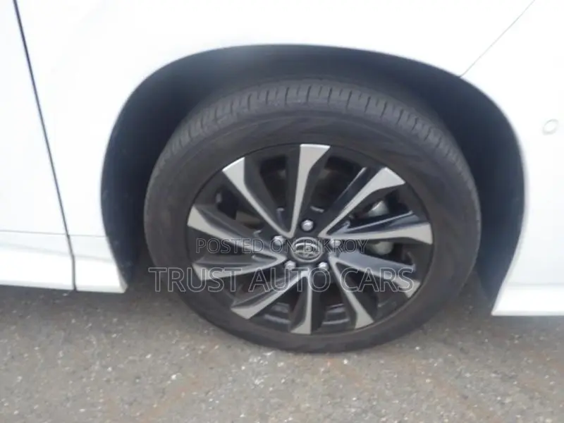Toyota Noah S-Z, GRADE: 4.5 2022