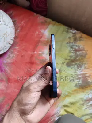 Apple iPhone 12 (Used)