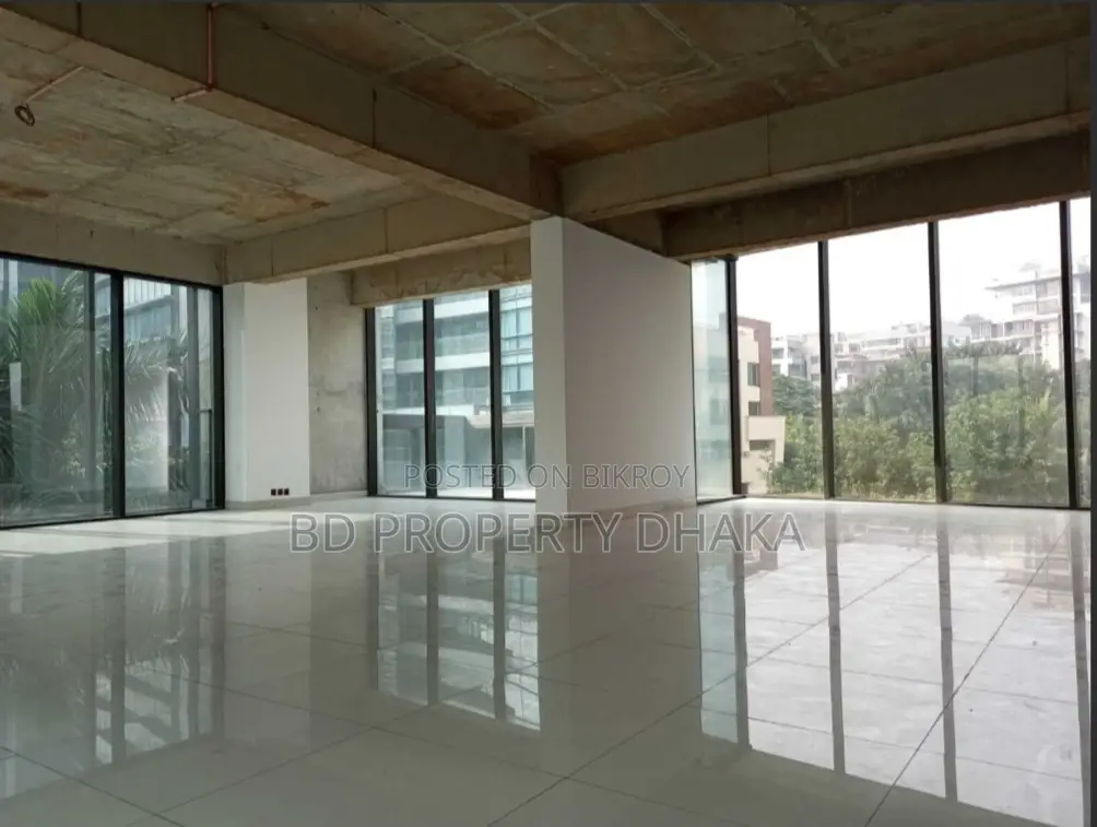 3950 Sqft Ground floor shop Showroom Cafe Rent in Gulshan Avenue Corner