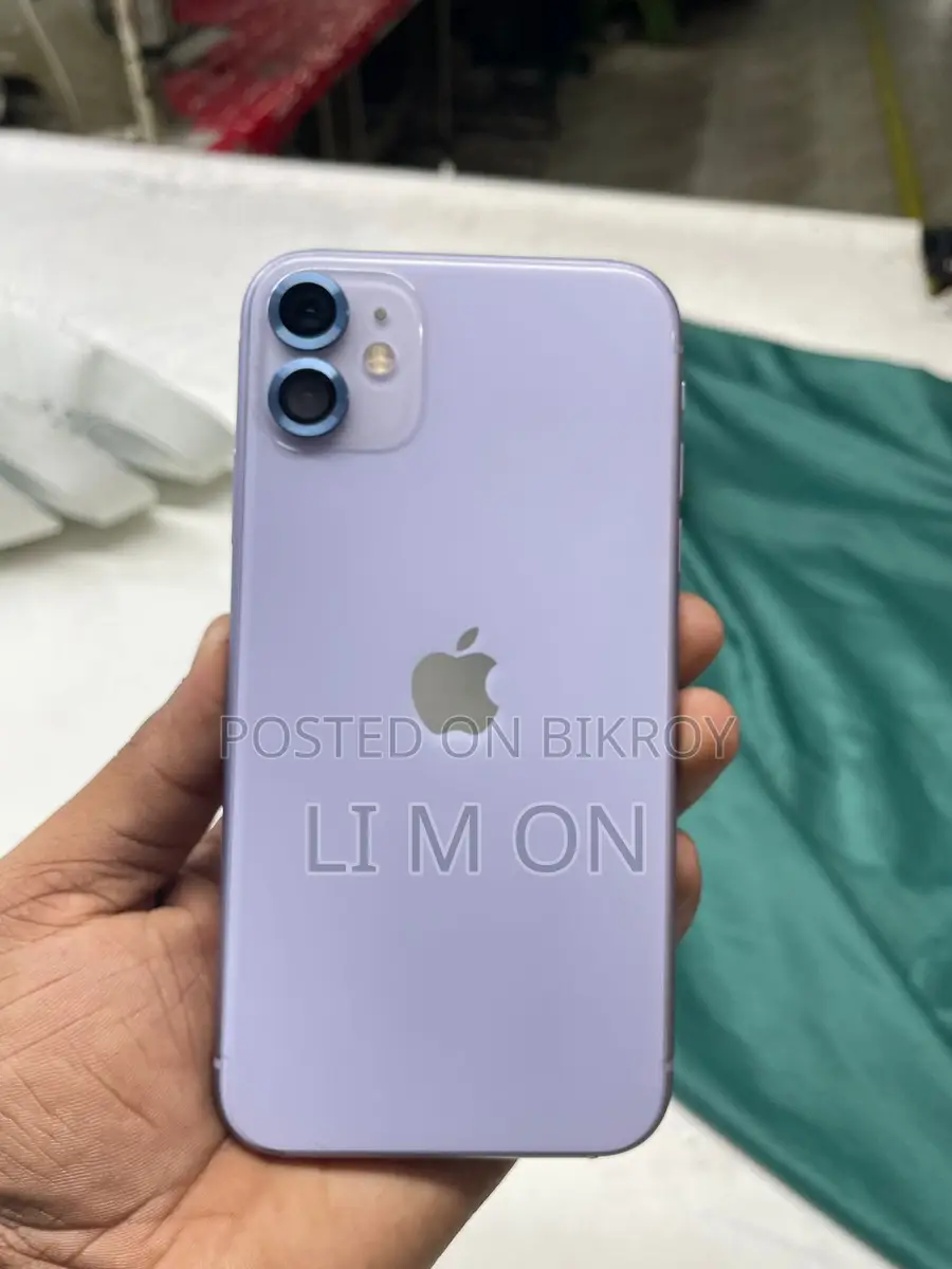 Apple iPhone 11 . (Used)