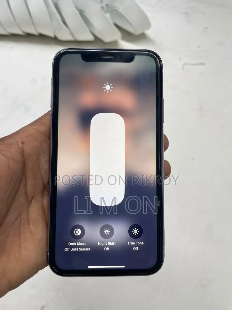 Apple iPhone 11 . (Used)