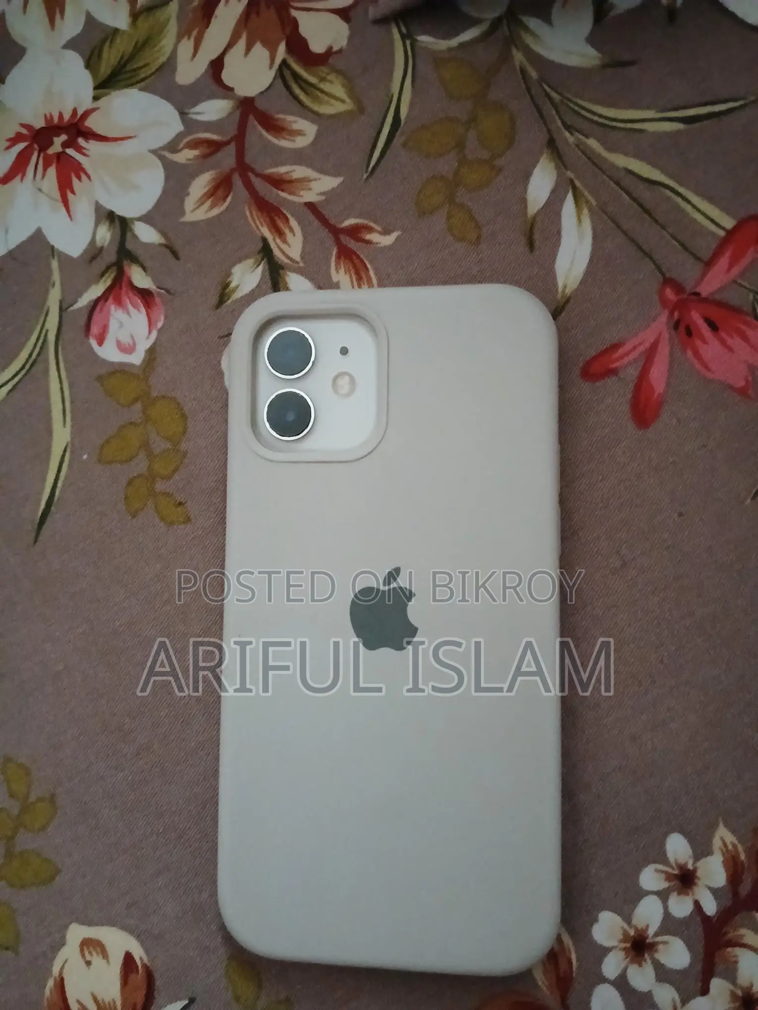 Apple iPhone 12 (Used)