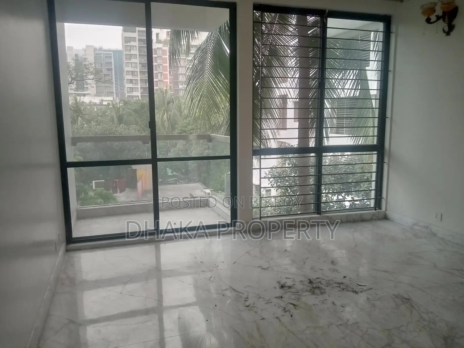 Un-Furnished 2520-Sqft Nice Flat Rent in Gulshan