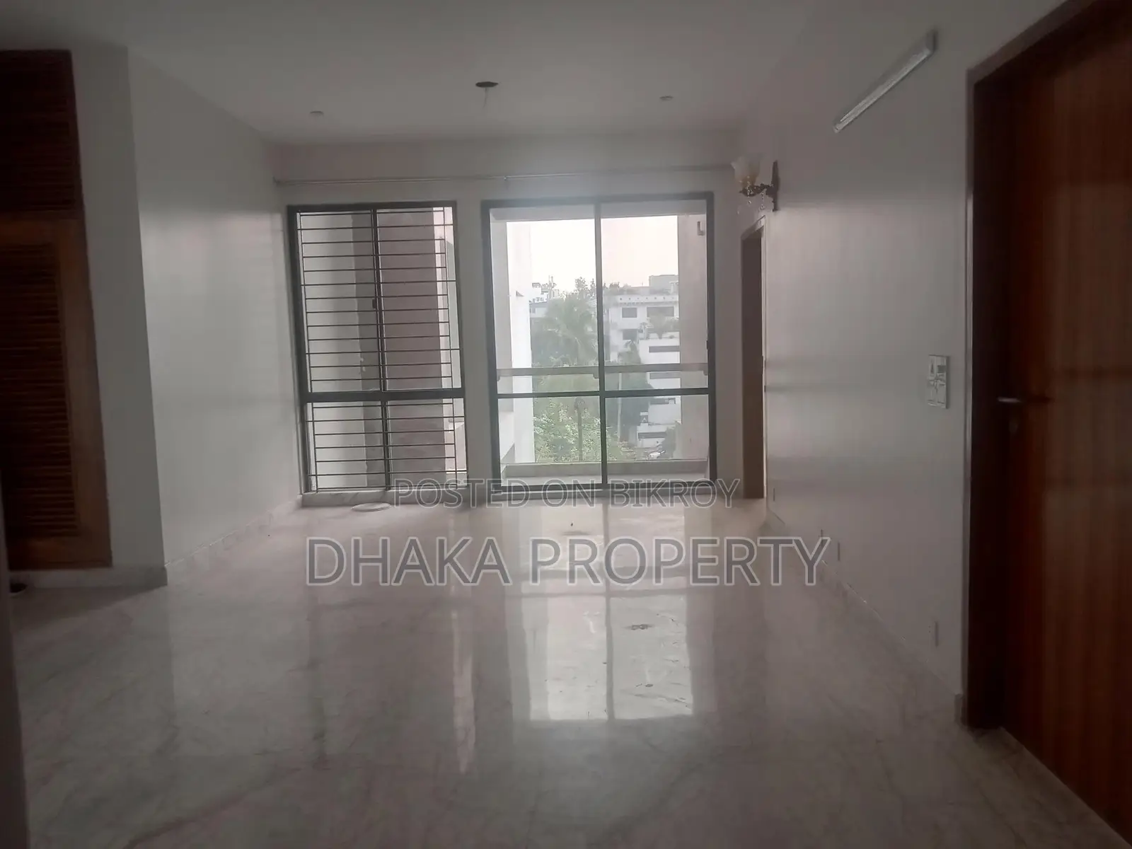 Un-Furnished 2520-Sqft Nice Flat Rent in Gulshan
