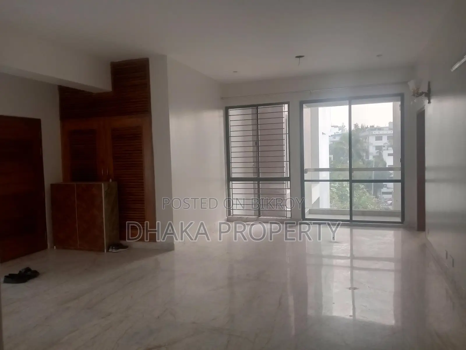 Un-Furnished 2520-Sqft Nice Flat Rent in Gulshan