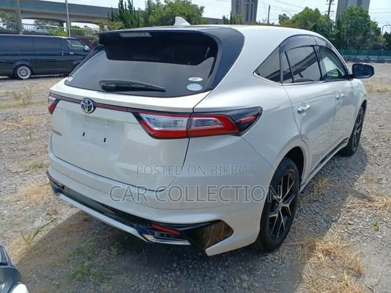 Toyota Harrier Premium 2020