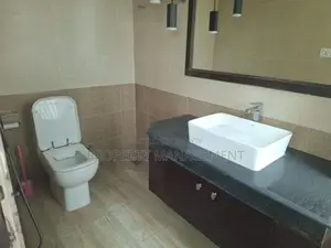 ৪৫০০ বর্গফুটের আবাসিক/অফিস স্পেস ভাড়ার জন্য, ২টি পার্কিং সুবিধাসহ