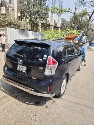 Toyota Prius Alpha 07 Seater 2015