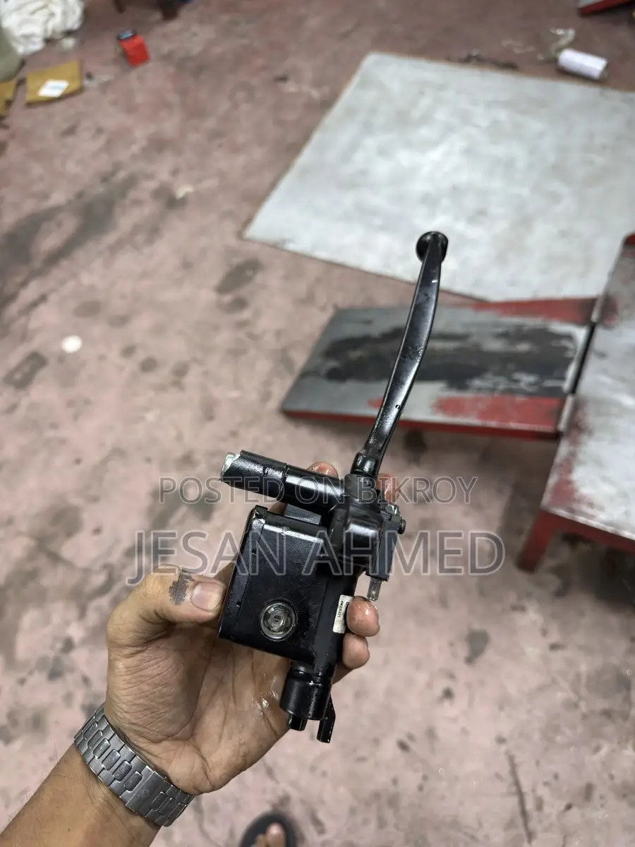 Xtream 125 R Master Cylinder