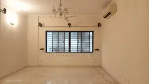 গুলশানে ভাড়ার জন্য ২৫০০ বর্গফুটের সেমি-ফার্নিশড অফিস