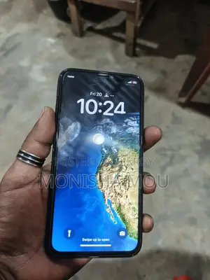 Apple iPhone X . (Used)