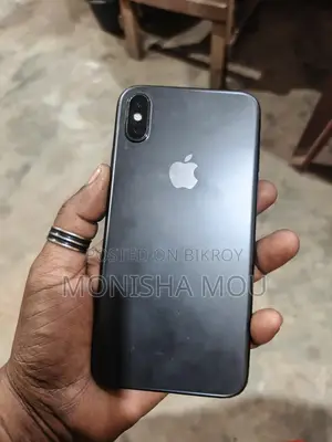 Apple iPhone X . (Used)
