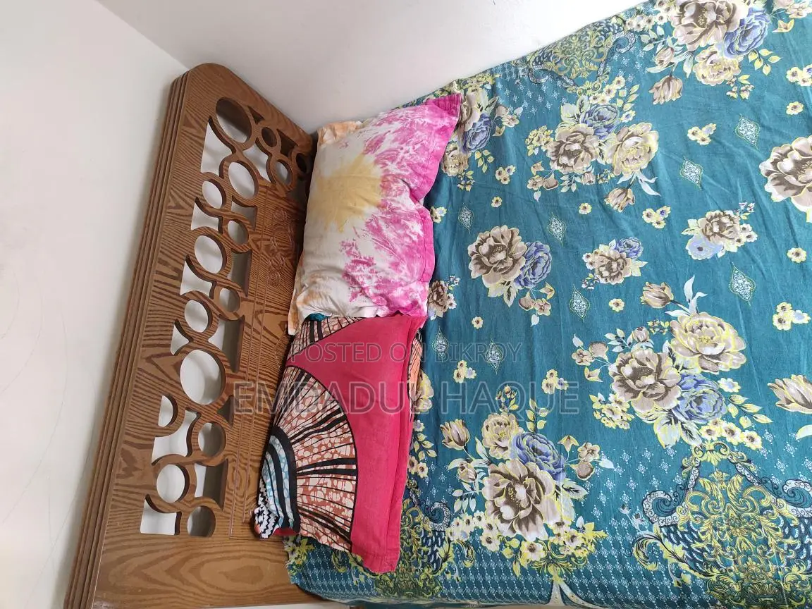 খাট বিক্রি। সিঙ্গেল বিক্রি হবে। ৪ বাই ৭