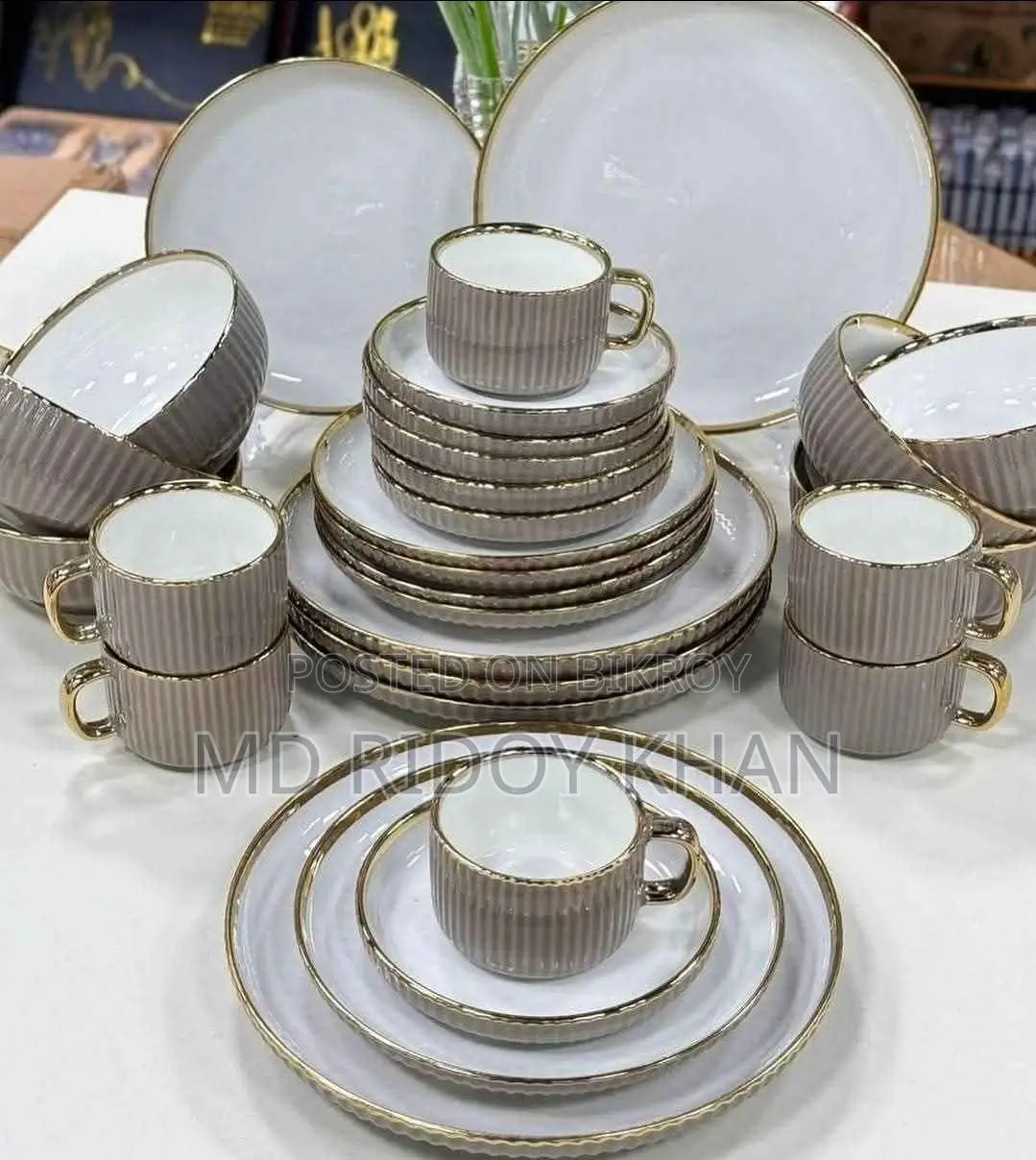 72-Piece Dinner Set 🌼